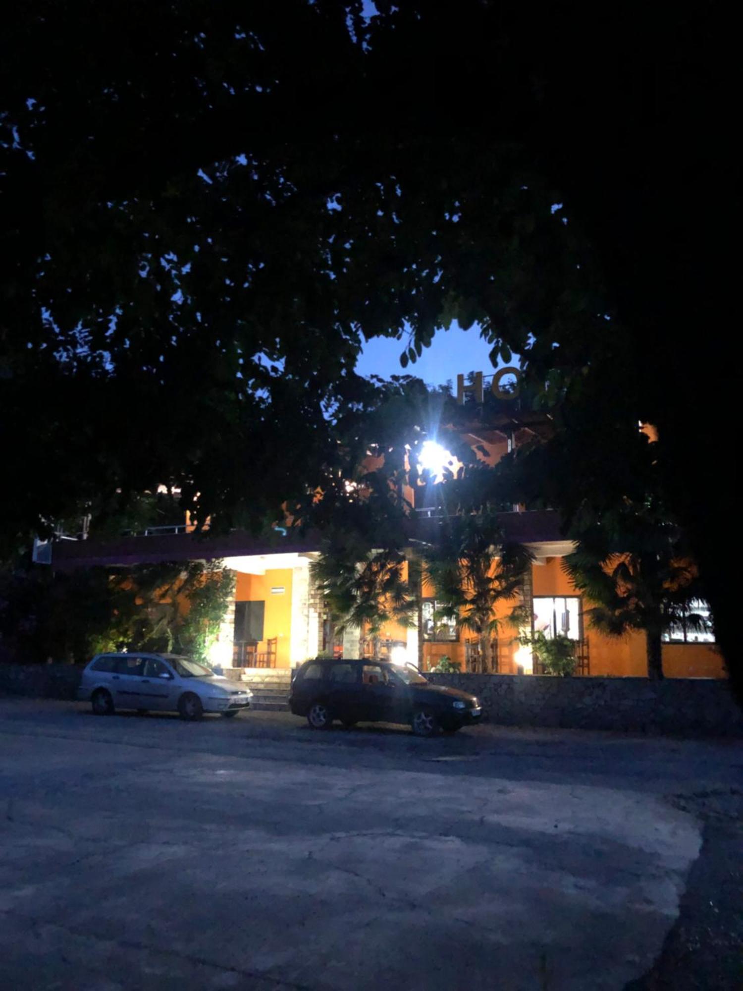 Xhej Hotel