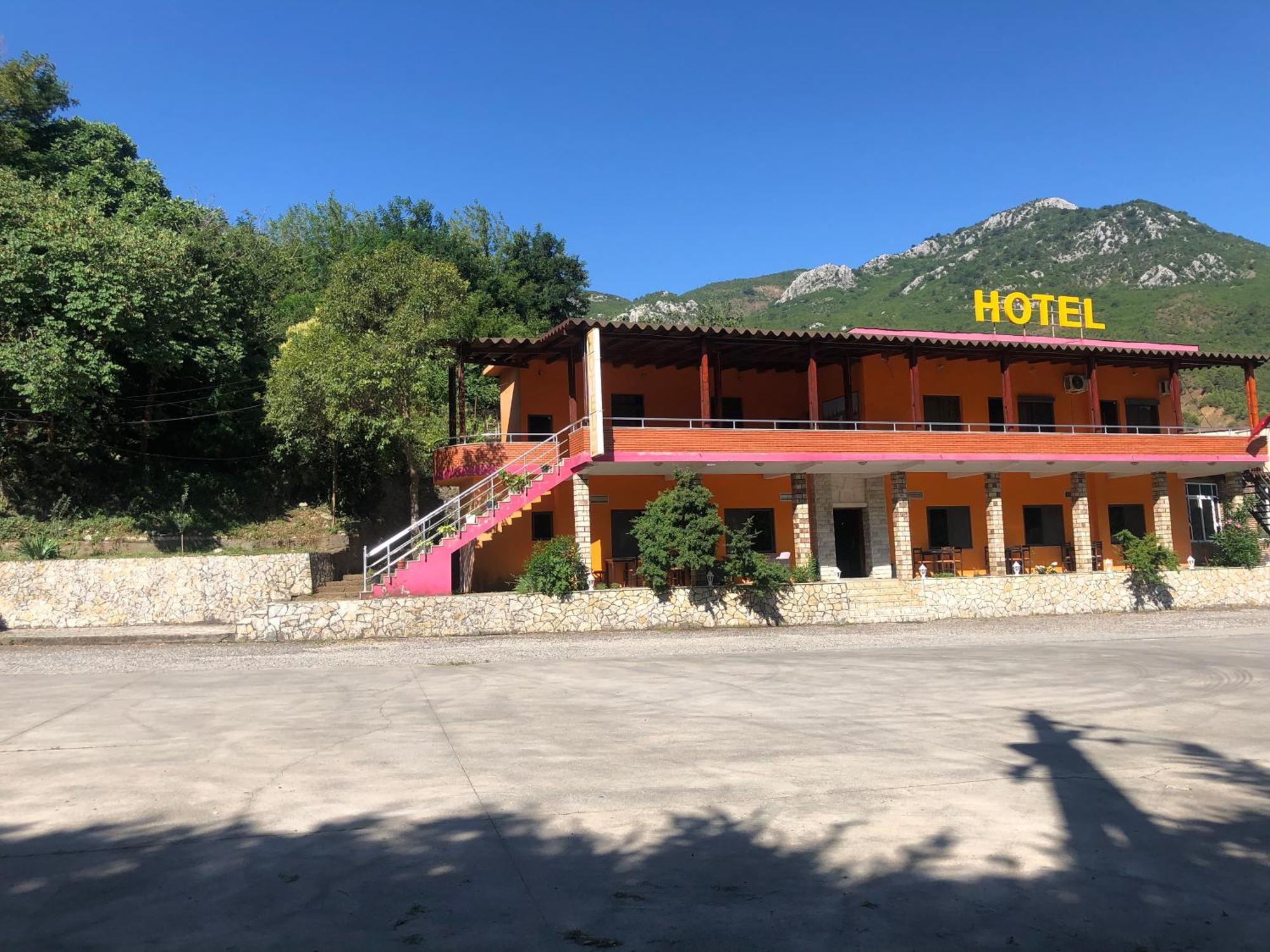 Hotel Xhej Rubik